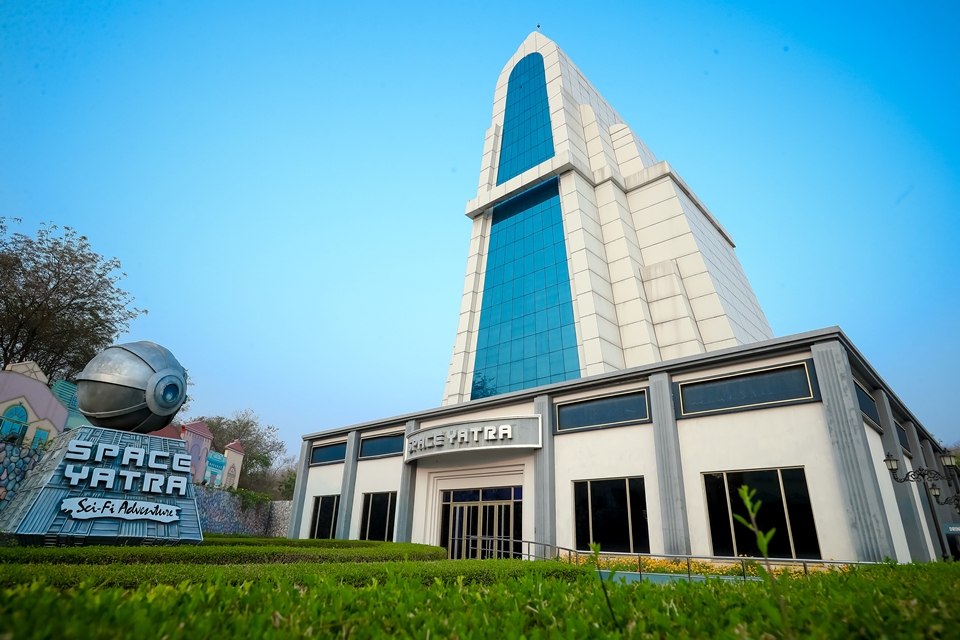 Space Yatra attraction offering a thrilling space and sci-fi experience